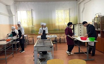 Игорь Кастюкевич посетил Генический техникум сферы обслуживания