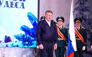 Заместитель Председателя СФ Юрий Воробьев принял участие в торжественных мероприятиях, посвященных празднованию Дня спасателя и встрече Нового года