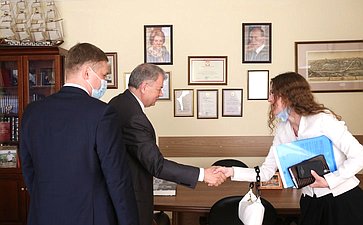 Анатолий Артамонов провел рабочую встречу с Председателем Правительства Республики Хакасия Валентином Коноваловым