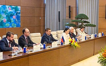 В. Якушев встретился с Председателем Национального Собрания Вьетнама Чан Тхань Маном