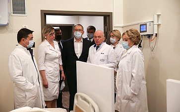Председатель СФ Валентина Матвиенко и губернатор Московской области Андрей Воробьев посетили Институт ядерной медицины