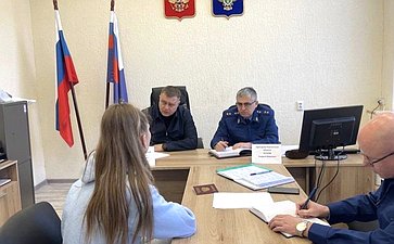 Игорь Кастюкевич и прокурор Херсонской области Андрей Петров провели выездной прием граждан