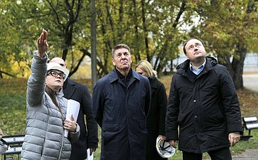 Сенаторы осмотрели площадки, отведенные под реализацию проектов комплексного развития территории и Церковь Иоанна Предтечи в Толчкове