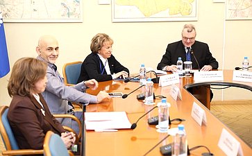 Сенаторы приняли участие в круглом столе на тему «Образовательные мосты: университеты и языковые центры как важный фактор продвижения русского языка за рубежом»