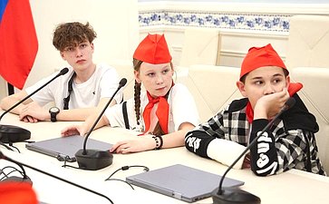 Встреча Айрата Гибатдинова со школьниками Ульяновской области