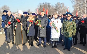 Ольга Бас приняла участие в церемонии возложения Гирлянды Славы в ЛНР