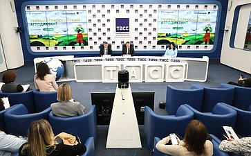 Пресс-конференция, посвященная первому Всероссийскому агродиктанту (фото ТАСС)