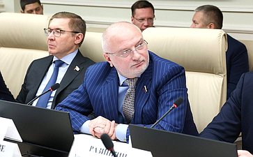 Совместное заседание Комитета СФ по конституционному законодательству и государственному строительству, Комитета СФ по обороне и безопасности и Комитета СФ по федеративному устройству, региональной политике, МСУ и делам Севера