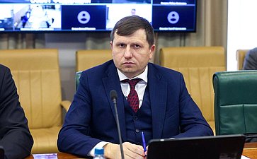Круглый стол на тему «Проблемы эксплуатации жилищного фонда и объектов социальной инфраструктуры на вечномерзлых грунтах»