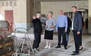Ольга Бас в рамках поездки в регион посетила Металлистский дом культуры