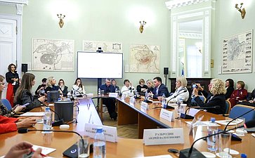 «Швейная отрасль как основа индустрии моды: кооперация стран СНГ и стандарты будущего». IV Международный форум «Содружество моды»