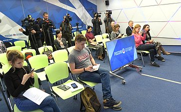 Алексей Пушков принял участие в пресс-конференции, посвященной итогам встречи в «нормандском формате» с участием лидеров России, Германии, Франции и Украины