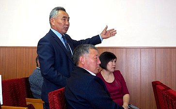 Вячеслав Наговицын встретился с главами поселений, депутатами и жителями Джидинского района