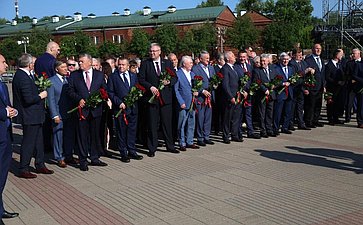Мемориальный комплекс «Брестская крепость-герой». Церемония возложения венка и цветов к Вечному огню