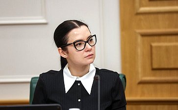 Круглый стол на тему «Интеллектуальная собственность в материальном выражении: мода, промышленный дизайн, архитектура»
