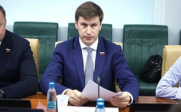 Иван Новиков
