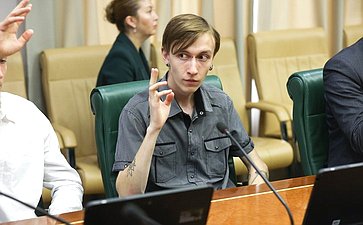 Сенаторы провели встречу со студентами ДНР