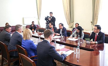 Встреча первого заместителя Председателя СФ Андрея Яцкина с заместителем председателя Национального собрания Социалистической Республики Вьетнам. XI Невский международный экологический конгресс