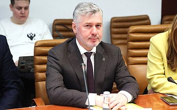Заседание секции «Искусственный интеллект» на тему «Международный опыт регулирования технологий искусственного интеллекта: актуальные аспекты выбора вектора для России»