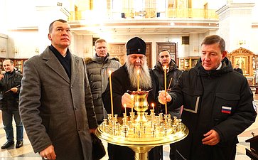 Андрей Турчак вместе с Михаилом Дегтяревым посетили храм Мемориального комплекса