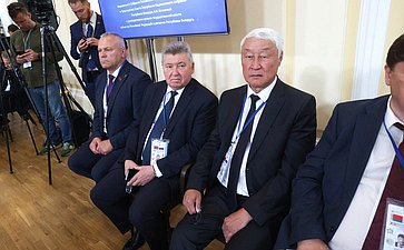 Встреча Председателя СФ Валентины Матвиенко и Председателя Совета Республики Национального собрания Республики Беларусь Натальи Кочановой с руководителями органов государственной власти субъектов Российской Федерации и регионов Республики Беларусь