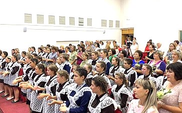 Лилия Гумерова поздравила воспитанниц, педагогов и коллектив Ишимбайского СУВУ с Днем знаний
