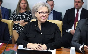 Елена Писарева