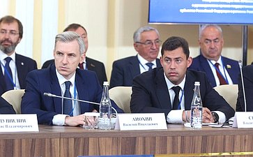 Встреча Председателя СФ Валентины Матвиенко и Председателя Совета Республики Национального собрания Республики Беларусь Натальи Кочановой с руководителями органов государственной власти субъектов Российской Федерации и регионов Республики Беларусь