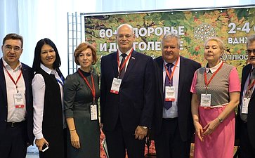 Владимир Круглый принял участие в выставке-форуме «60 Плюс. Здоровье и долголетие» в Уфе