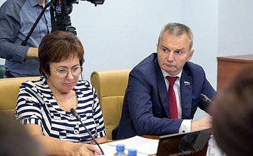 Елена Бибикова и Игорь Каграманян