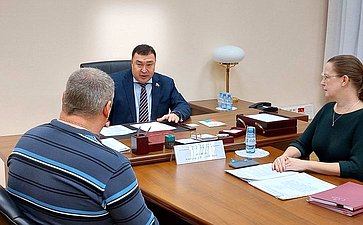 Александр Новьюхов провёл приём граждан по личным вопросам