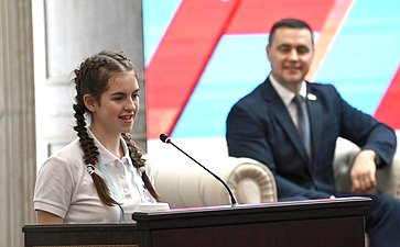 Диалоговая площадка участников проекта «Поезд Памяти» с председателем Совета Республики Нацсобрания Республики Беларусь Натальей Кочановой и заместителем Председателя СФ, председателем российского оргкомитета проекта Константином Косачевым