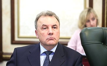 Артур Муравьев