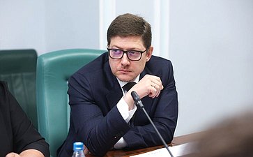Совещание «Роль налоговых льгот в стимулировании научно-технологического развития РФ и повышении результативности научных исследований: эффективная мера государственной поддержки научной и инновационной деятельности или инструмент налоговой оптимизации»