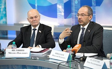 М. Щетинин и Н. Николаев