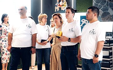 Сенаторы посетили компанию, производящую медоборудование для нейрофизиологии, функциональной диагностики и реабилитации