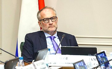 Заседание Совета по развитию транспортного комплекса в субъектах РФ при Совете Федерации