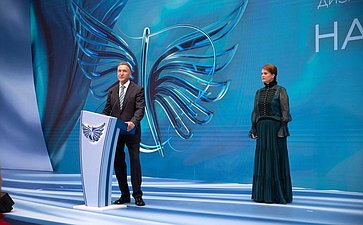 XXVIII Петербургский международный экономический форум (ПМЭФ’25). Показ международного конкурса адаптивной моды «На крыльях»