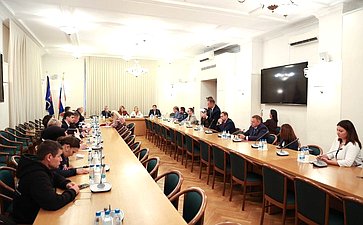 Сенаторы обсудили успешные практики и предложения по развитию НКО