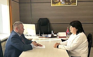 Денис Гусев сенатор провёл встречу с руководителем Нарьян-Марского муниципального унитарного предприятия объединенных котельных и тепловых сетей и посетил испытательную лабораторию