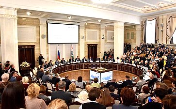 О. Мельниченко принял участие в Межрегиональном форуме местного самоуправления в Новосибирске