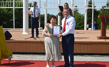 Сергей Рябухин в ходе поездки в регион принял участие в 57-м Всероссийском Пушкинском празднике поэзии в с. Языково Карсунского района