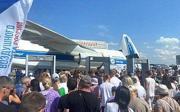 Сергей Рябухин поздравил жителей Ульяновской области с Днем Воздушного Флота России