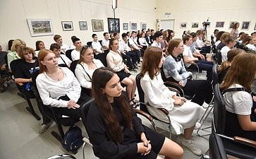 Дмитрий Перминов принял участие в традиционной встрече защитников Отечества с детьми и подростками в парке «Россия — моя история»