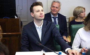 Круглый стол Комитета СФ по международным делам совместно с Комитетом СФ по конституционному законодательству и государственному строительству «Юрисдикция международных судебных и арбитражных органов в отношении Российской Федерации»