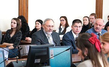 Парламентарии встретились с молодыми юристами – студентами Юридического института Алтайского государственного Университета, с которыми провели открытый диалог
