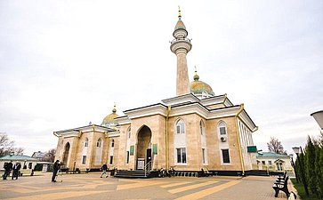 Тимур Нагуманов принял участие в открытии первого республиканского форума им. Ахмадзаки хазрата Сафиуллина «Архитектура духовной безопасности: молодежный вопрос»