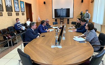 Сергей Рябухин в ходе рабочей поездки в регион принял участие в работе совещания по обсуждению законодательных инициатив в области ветеринарии в городе Ульяновске