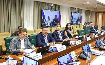 Круглый стол на тему «Обеспечение устойчивого развития арктических поселков и сел»