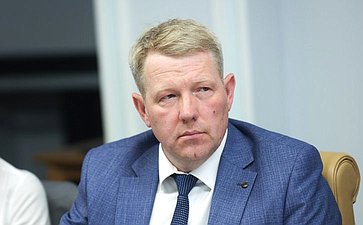 Круглый стол на тему «Инструменты развития производства малотоннажной химии в условиях санкционного давления»